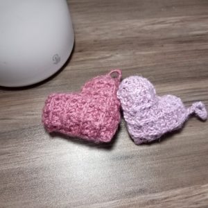 قلوب كروشيه مصنوعة يدويا